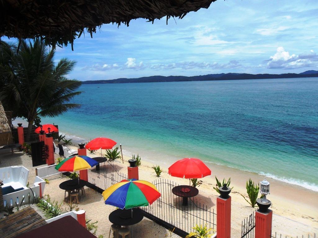 Crystal Sand Beach Resort Donsol Esterno foto